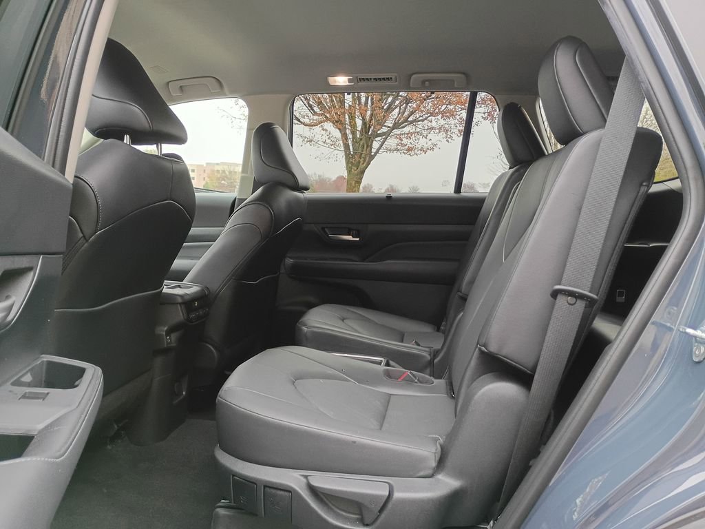 Used 2025 Toyota Grand Highlander AWD image 45