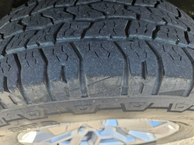 Used 2023 Chevrolet Silverado 1500 LT AWD/4WD image 28