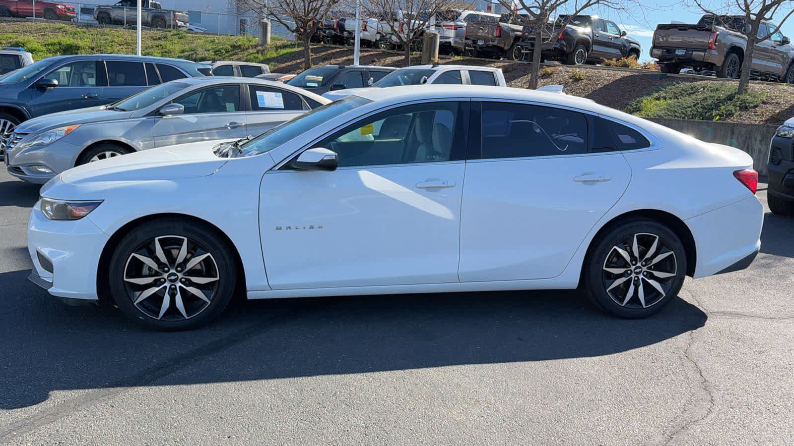 Used 2018 Chevrolet Malibu LT image 8