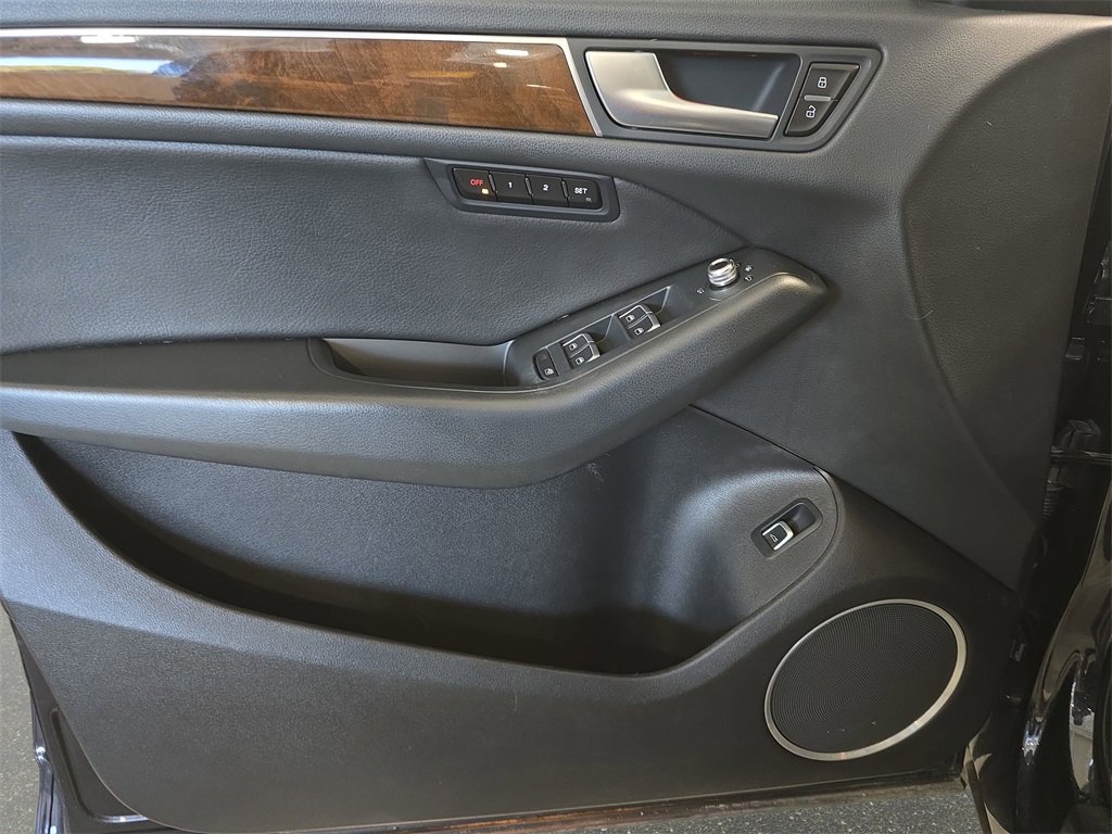 Used 2017 Audi Q5 2.0T Premium Plus w/ Technology Package image 26