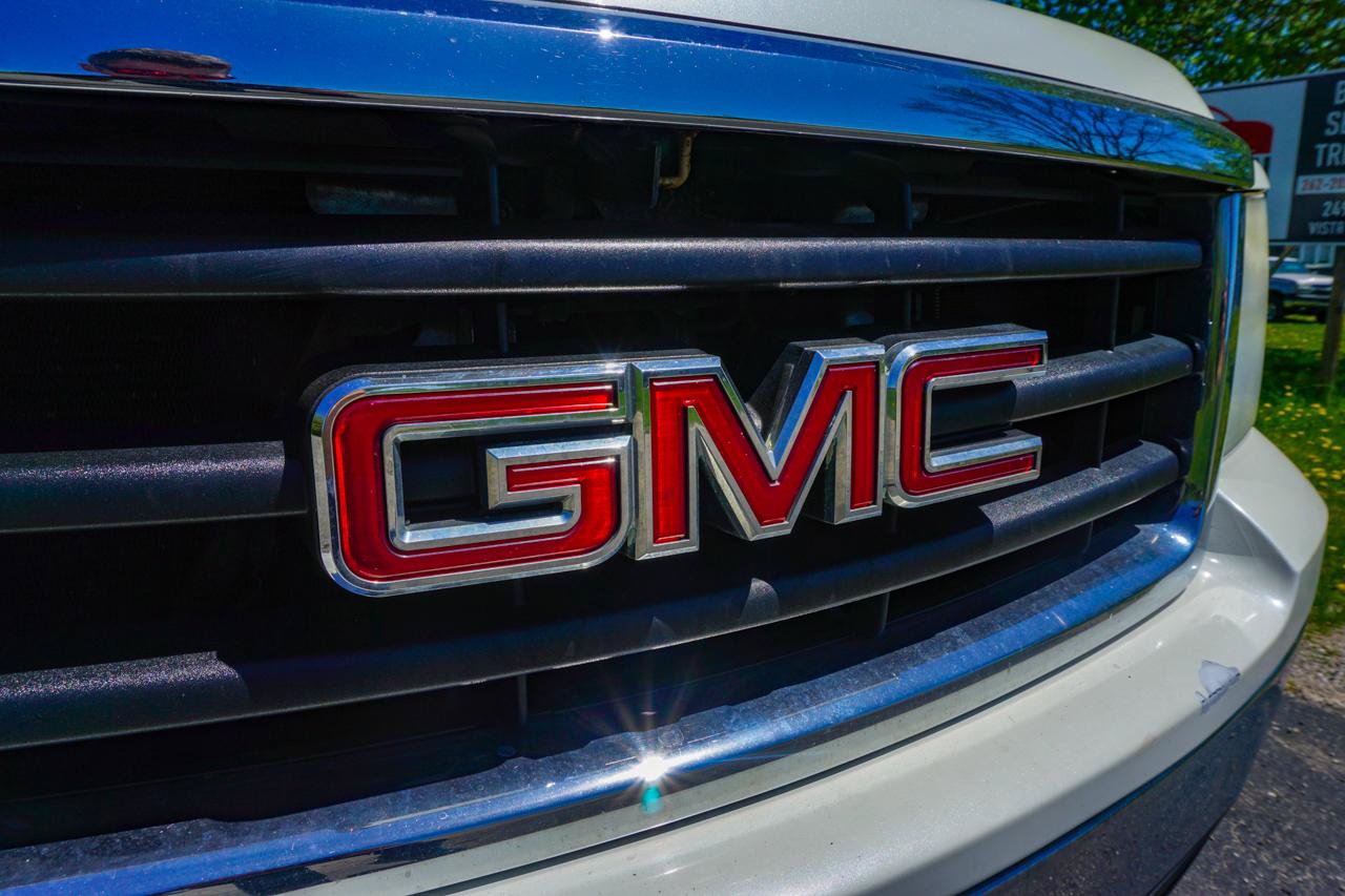 Used 2008 GMC Sierra 1500 SLE w/ Power Pack Plus AWD/4WD image 9