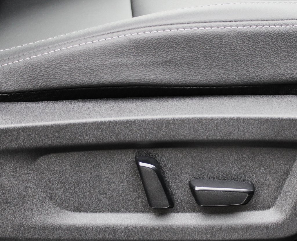 Certified 2025 Nissan Murano SV image 23