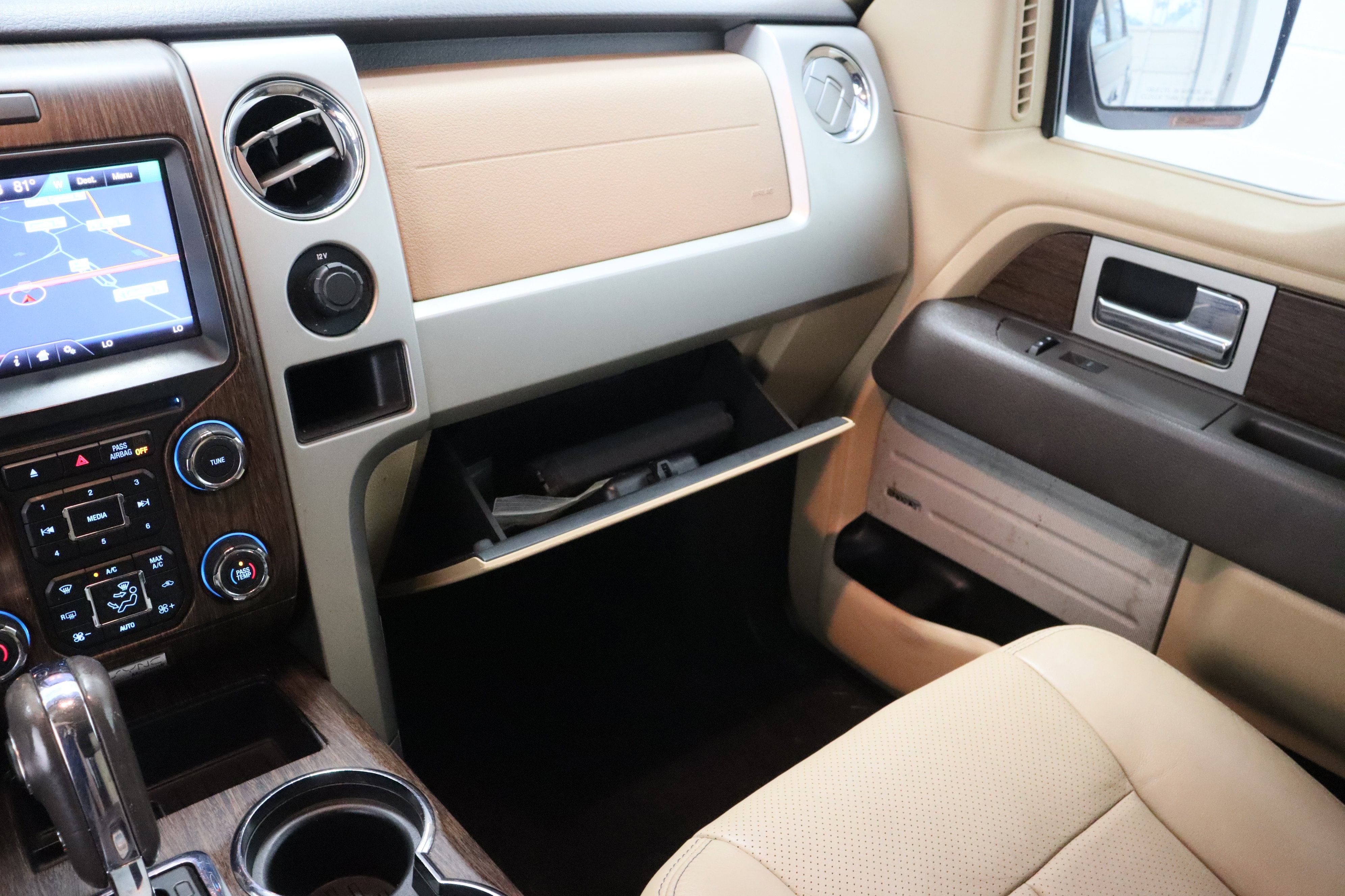 Used 2014 Ford F150 Lariat w/ Equipment Group 502A Luxury RWD image 22