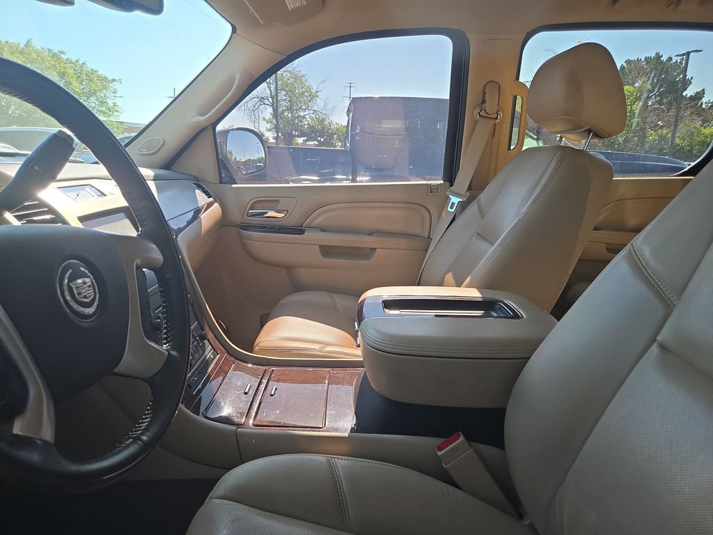 Used 2014 Cadillac Escalade ESV Premium AWD/4WD image 10