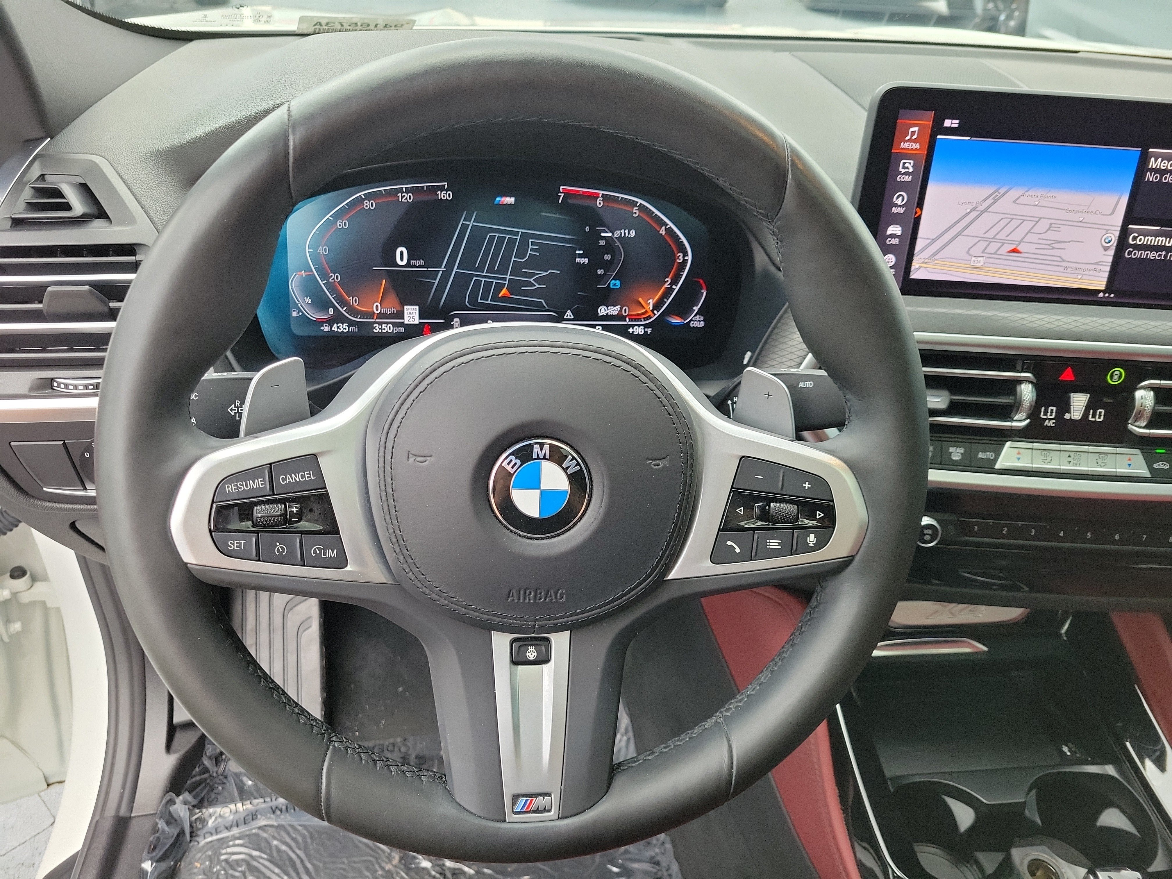 Certified 2025 BMW X4 xDrive30i w/ Premium Package AWD/4WD image 23