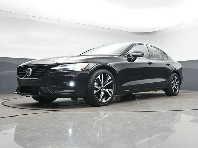 Used 2025 Volvo S60 B5 Plus AWD/4WD image 38
