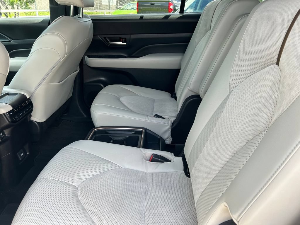 Certified 2024 Toyota Grand Highlander AWD Hybrid image 18