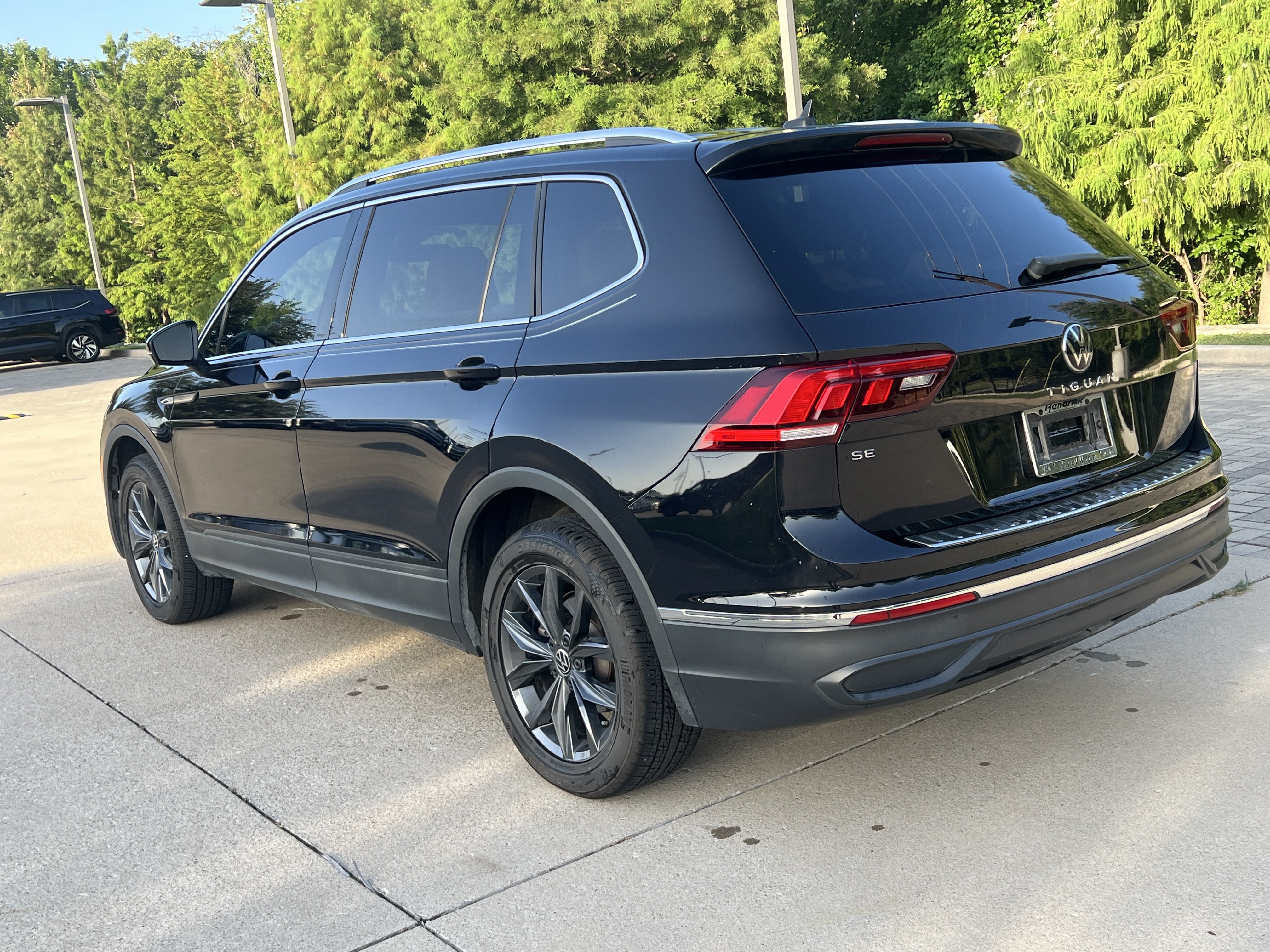 Certified 2023 Volkswagen Tiguan SE w/ Panoramic Sunroof Package FWD image 7