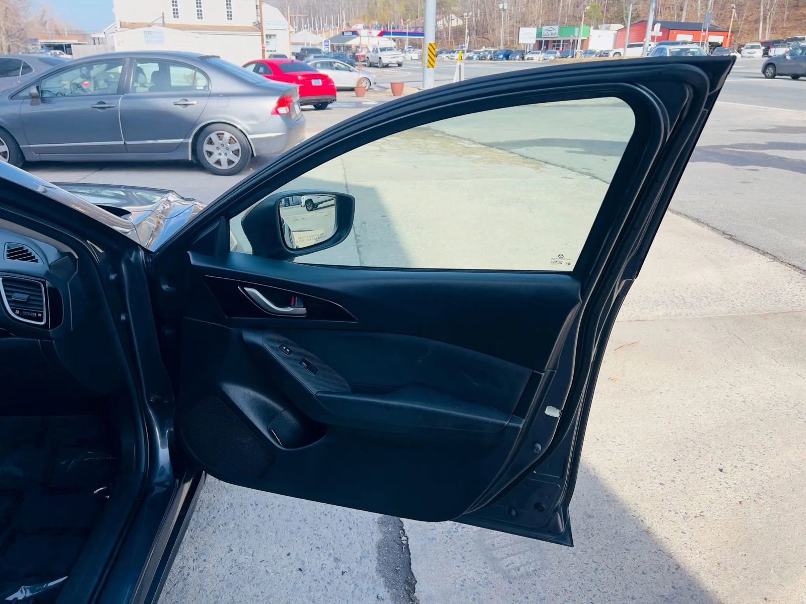 Used 2016 MAZDA MAZDA3 i Touring image 16