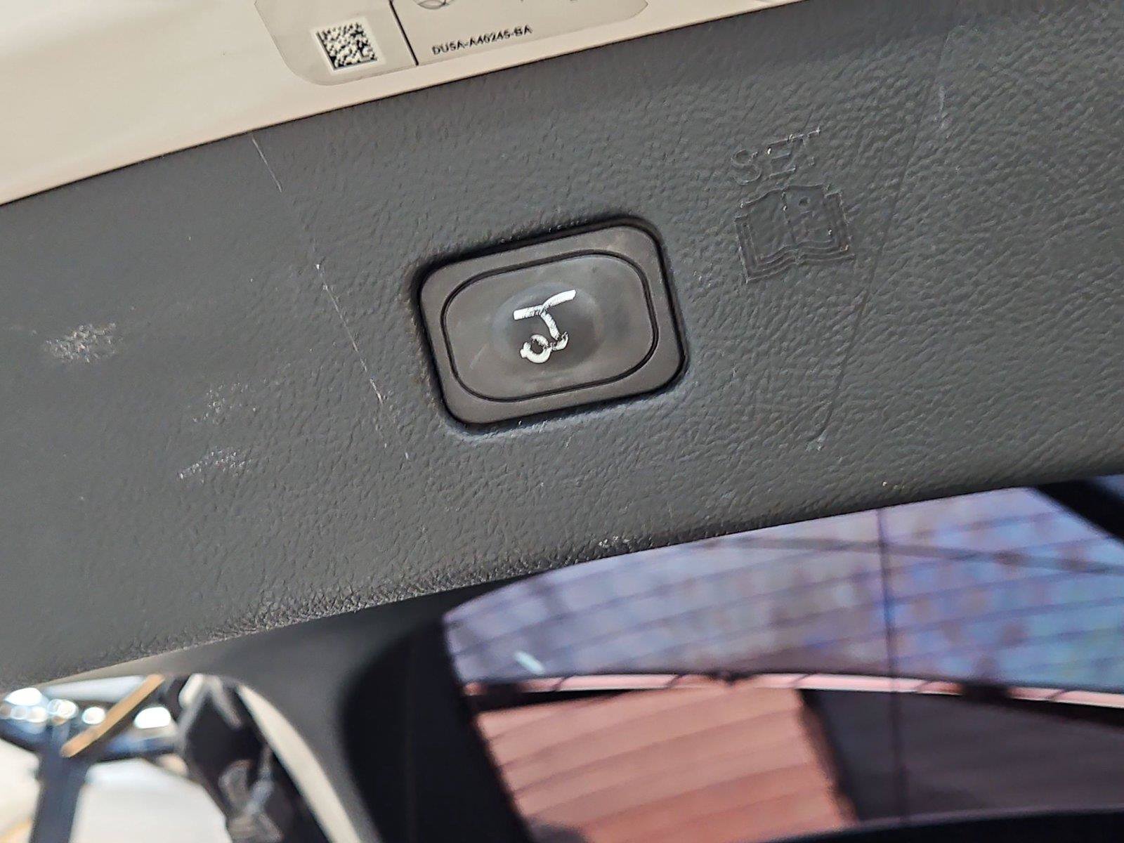 Used 2019 Ford Edge Titanium FWD image 30