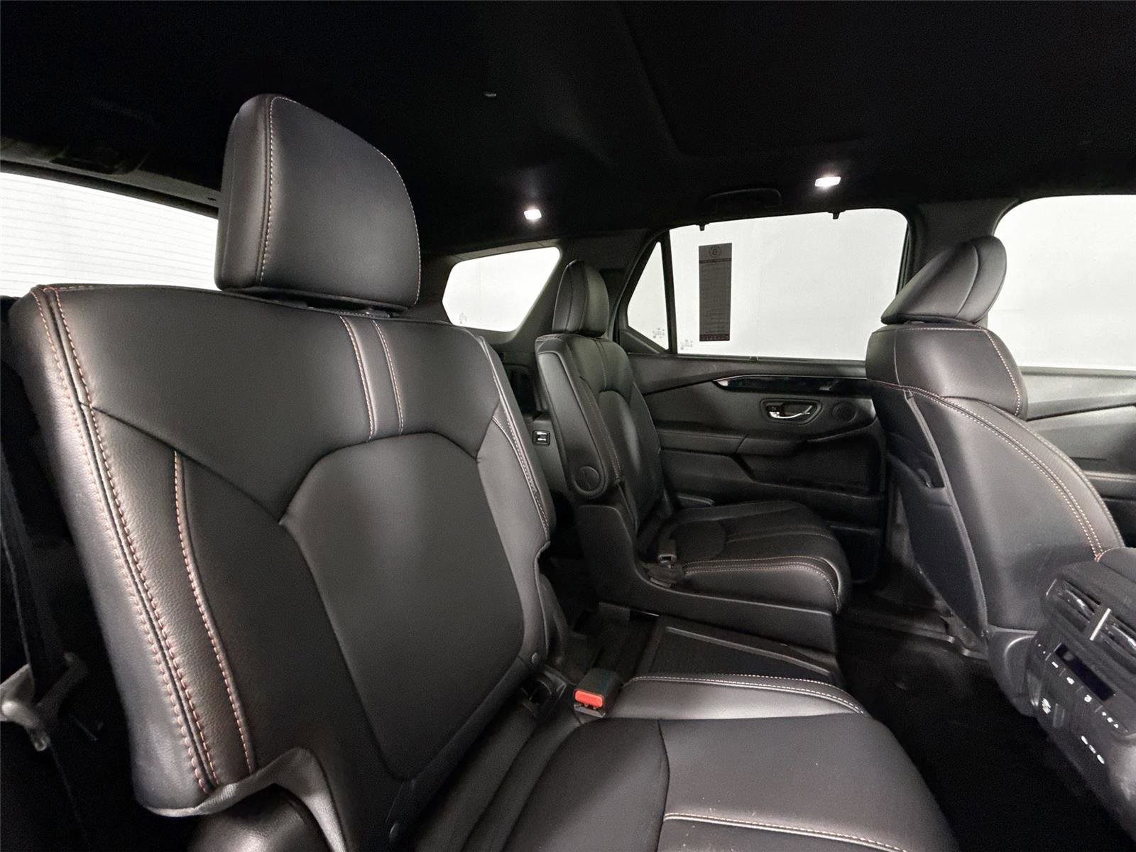 Used 2025 Honda Pilot TrailSport image 40