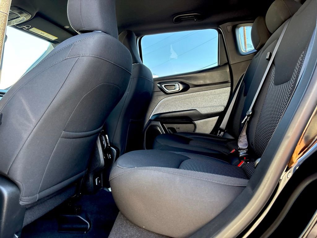 Used 2023 Jeep Compass Sport image 20