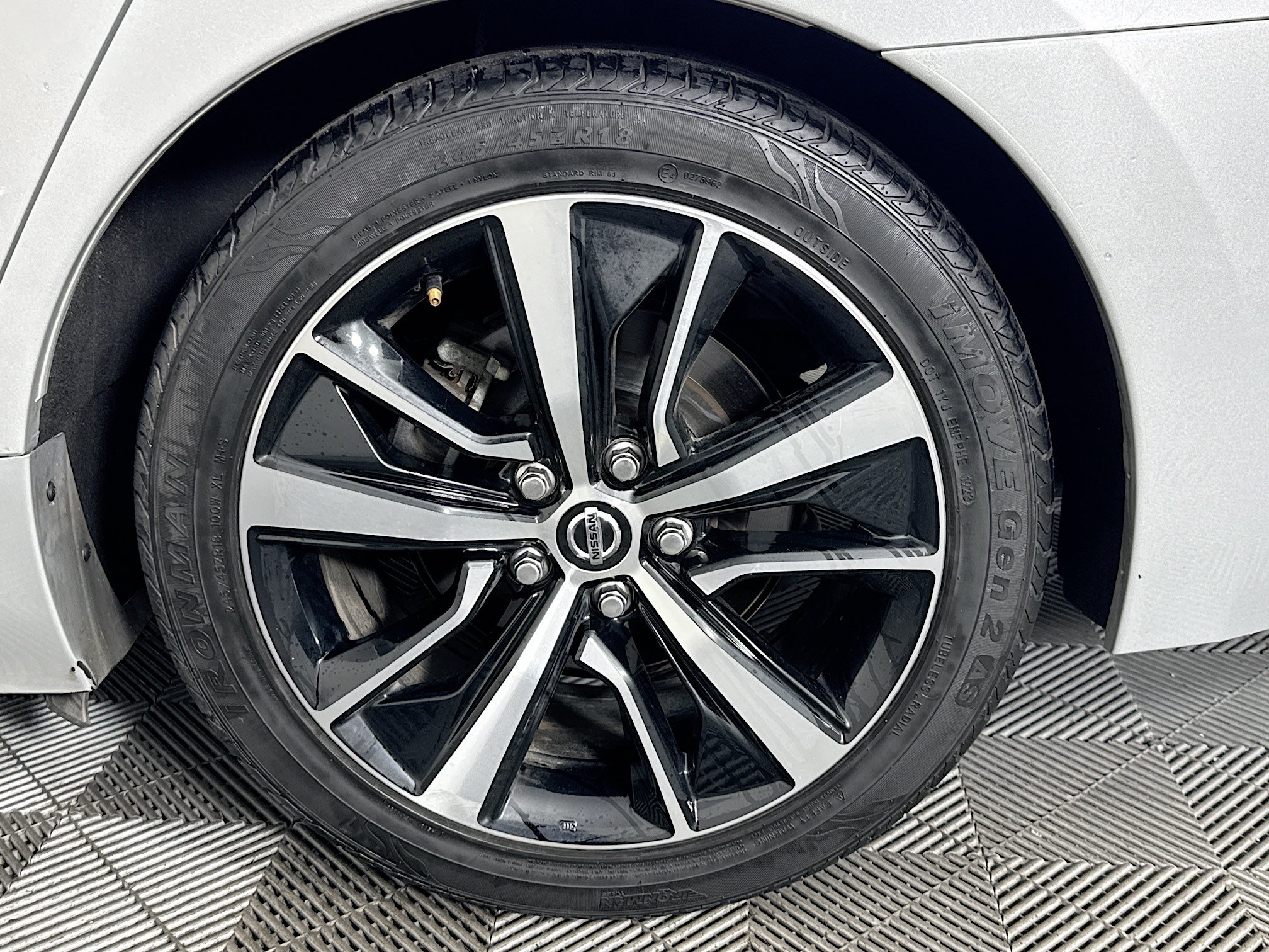 Used 2022 Nissan Maxima SV w/ Floor Mat Group FWD image 35