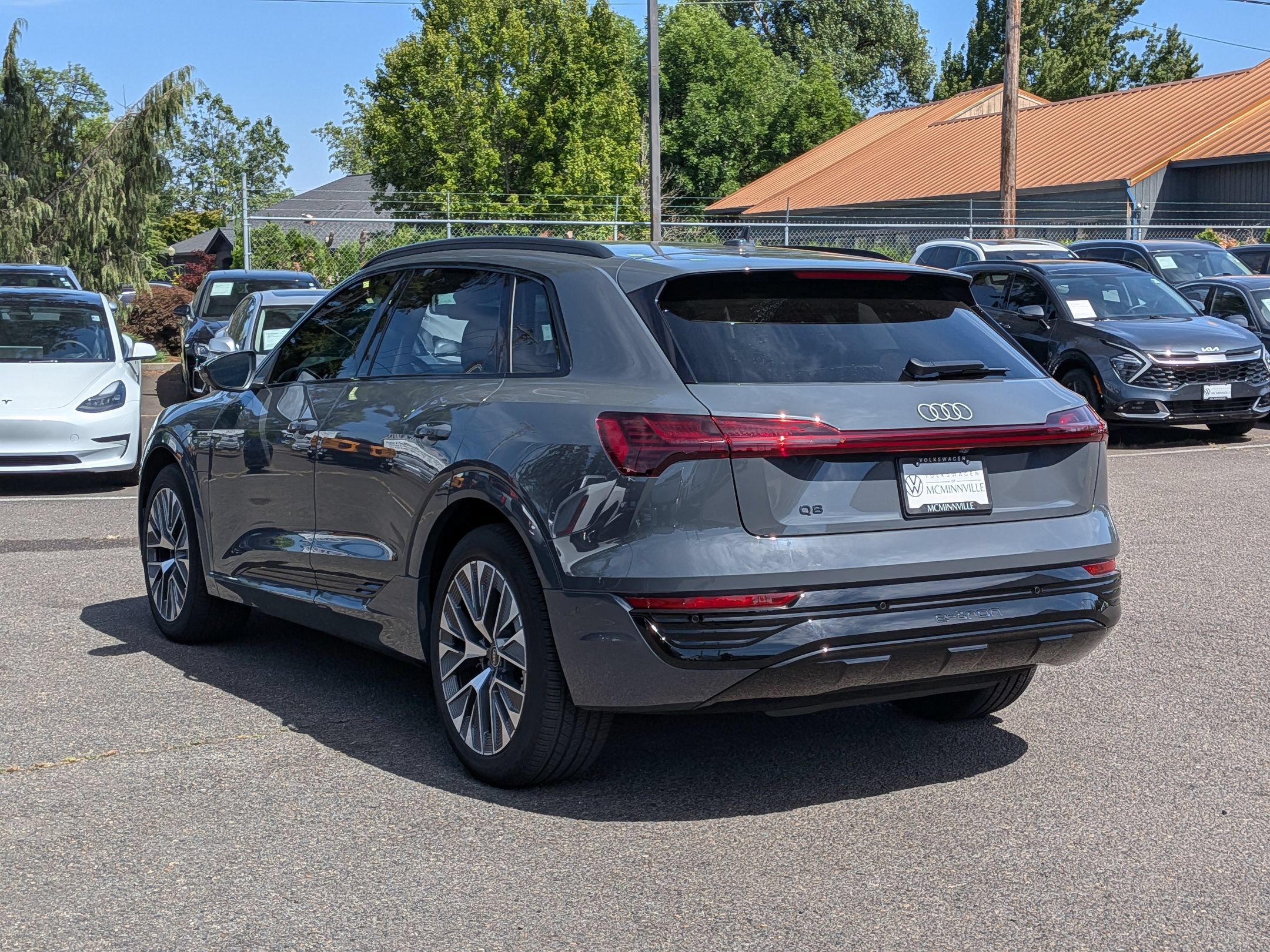 Used 2024 Audi Q8 e-tron Premium Plus w/ Prestige Package AWD/4WD image 3