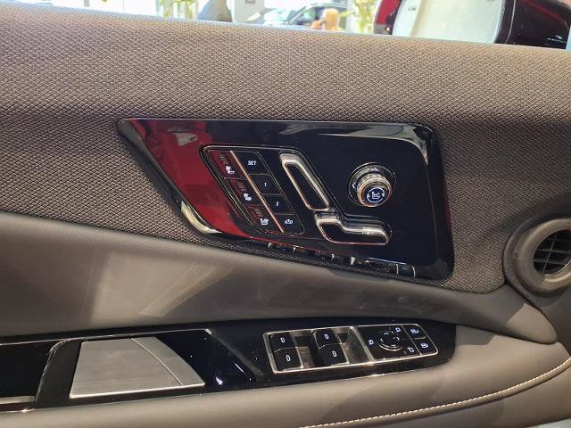 New 2026 Cadillac Optiq V w/ LPO, Floor Liner Package AWD/4WD image 21