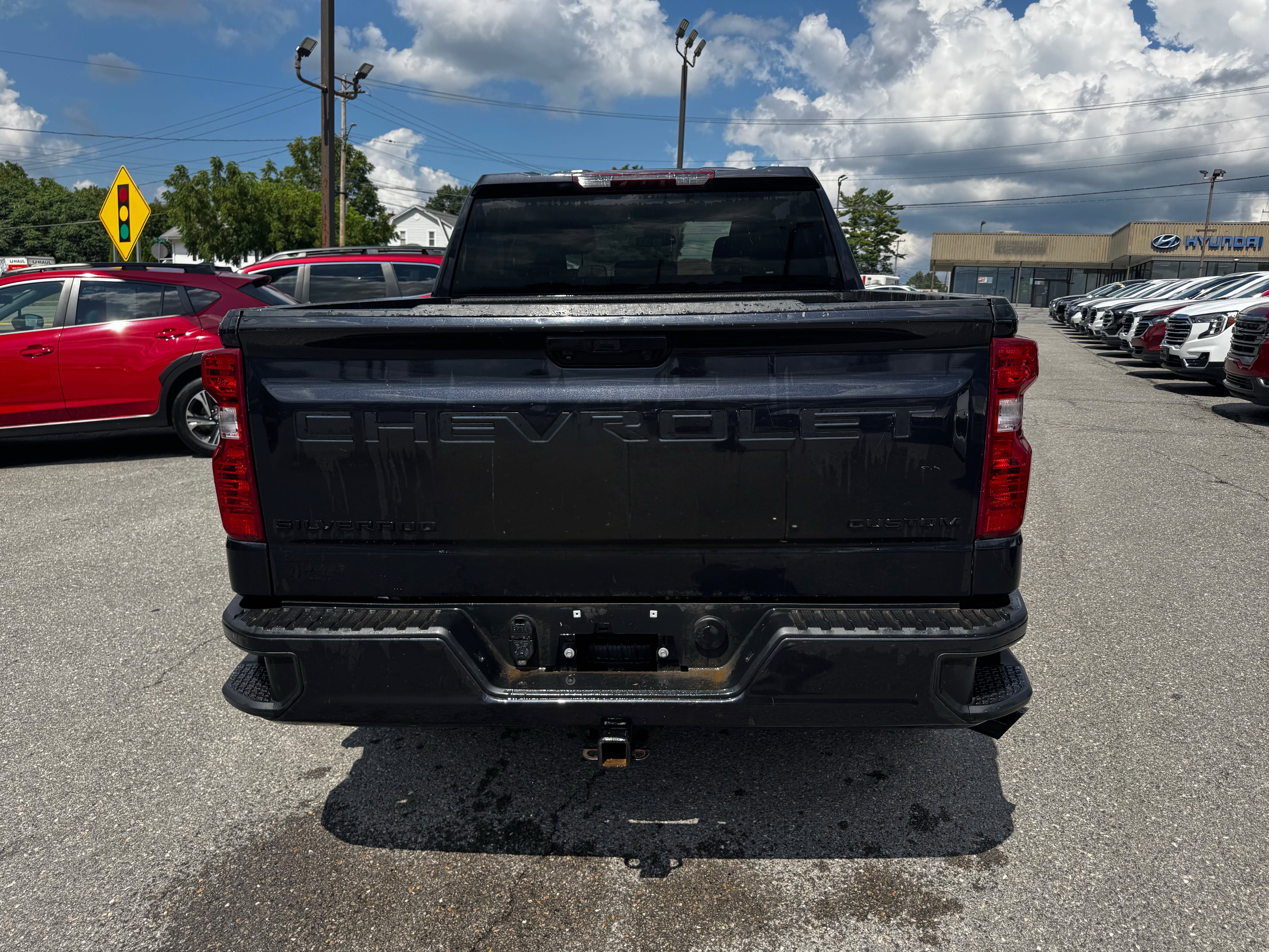 Used 2023 Chevrolet Silverado 1500 Custom w/ LPO, Dark Essentials Package image 4