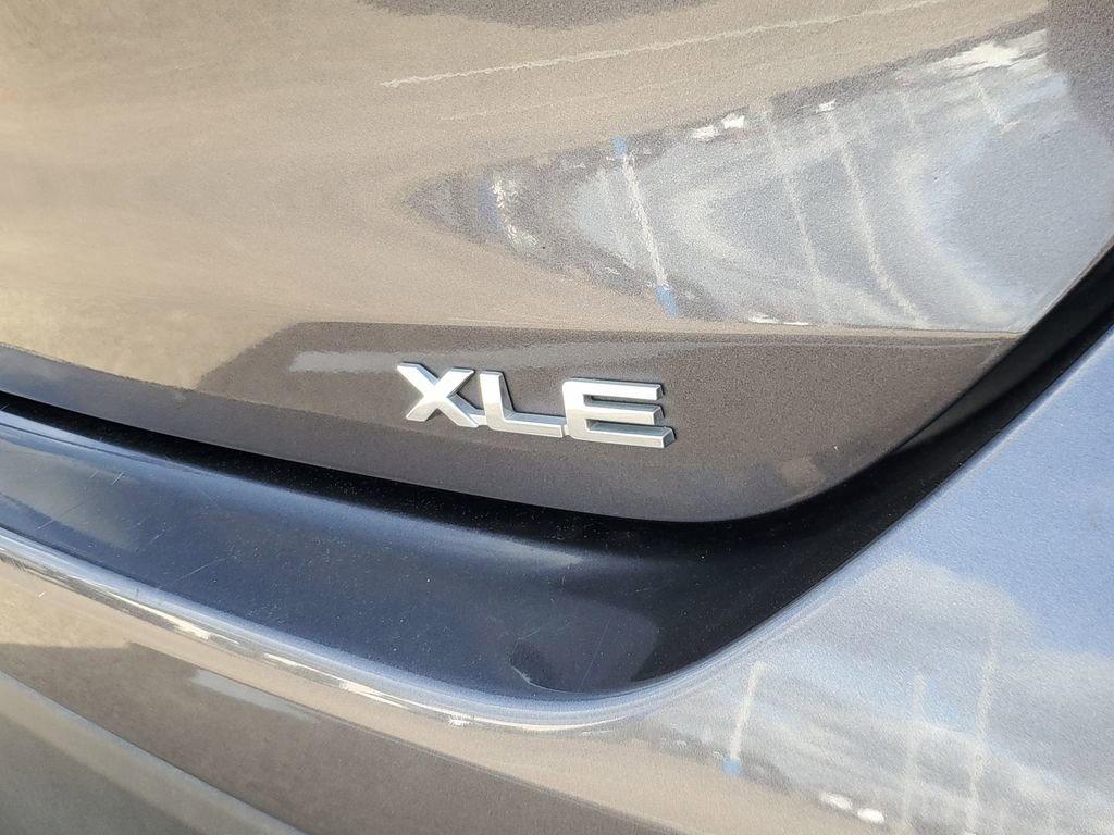 Used 2022 Toyota Highlander XLE image 6