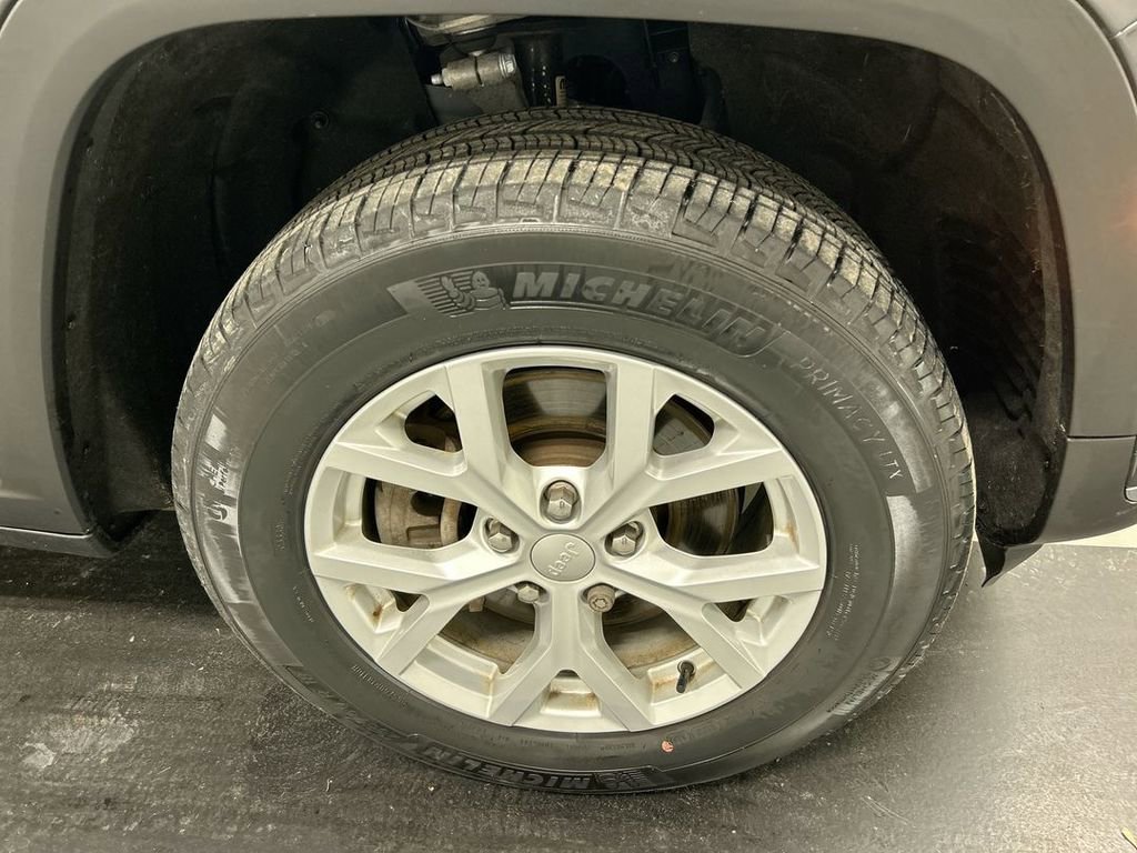 Certified 2023 Jeep Grand Cherokee L Limited image 8