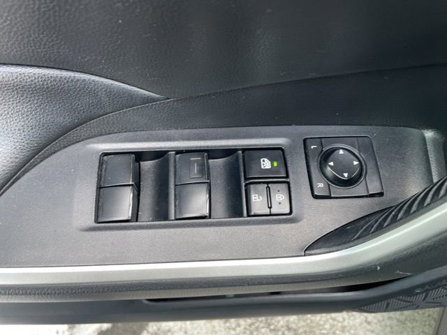 Used 2021 Toyota RAV4 LE image 15