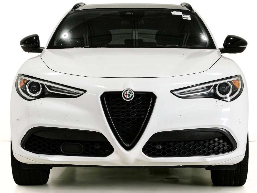 Used 2023 Alfa Romeo Stelvio Veloce AWD/4WD image 2