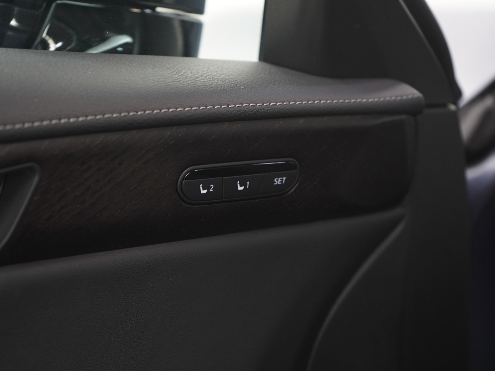 Used 2024 INFINITI QX60 Sensory AWD/4WD image 26