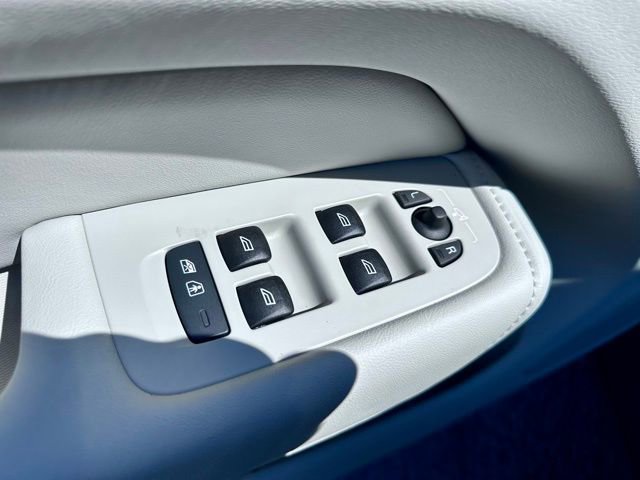 New 2026 Volvo XC60 B5 Ultra w/ Climate Package image 16
