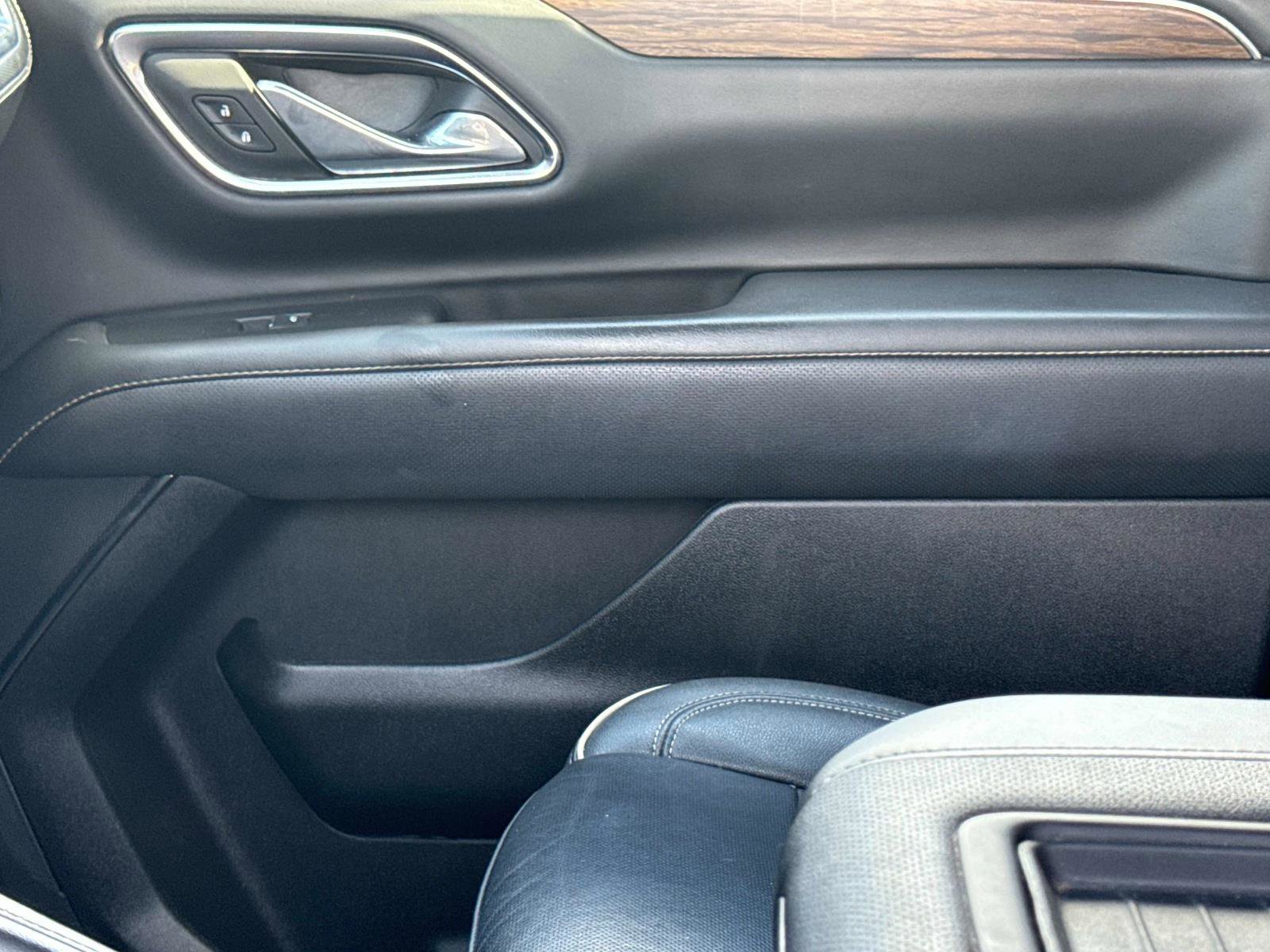 Used 2023 Chevrolet Suburban Premier image 24