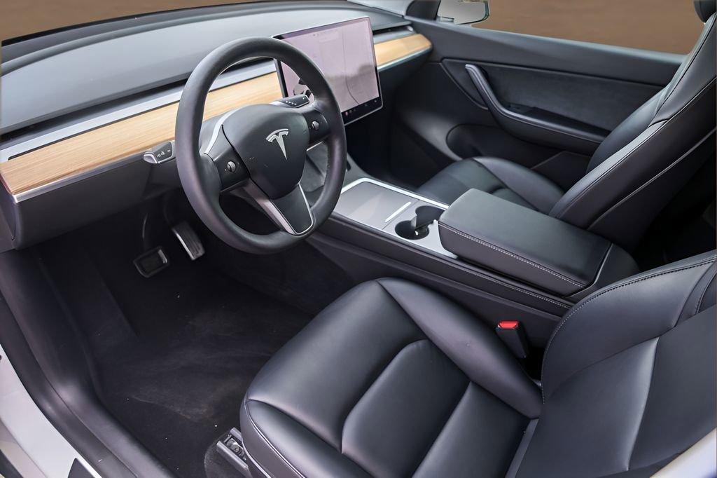 Used 2021 Tesla Model Y Long Range AWD/4WD image 10