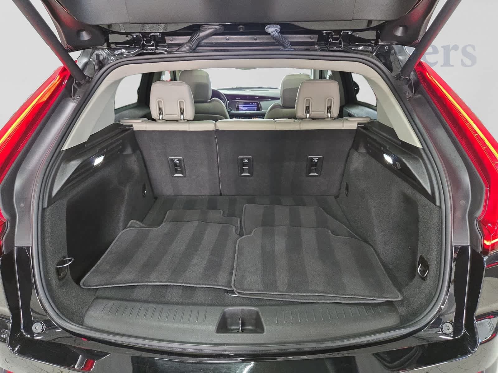 Used 2022 Cadillac XT4 Luxury AWD/4WD image 4