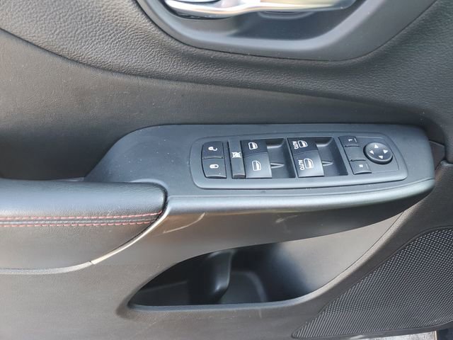 Used 2019 Jeep Cherokee Trailhawk image 20