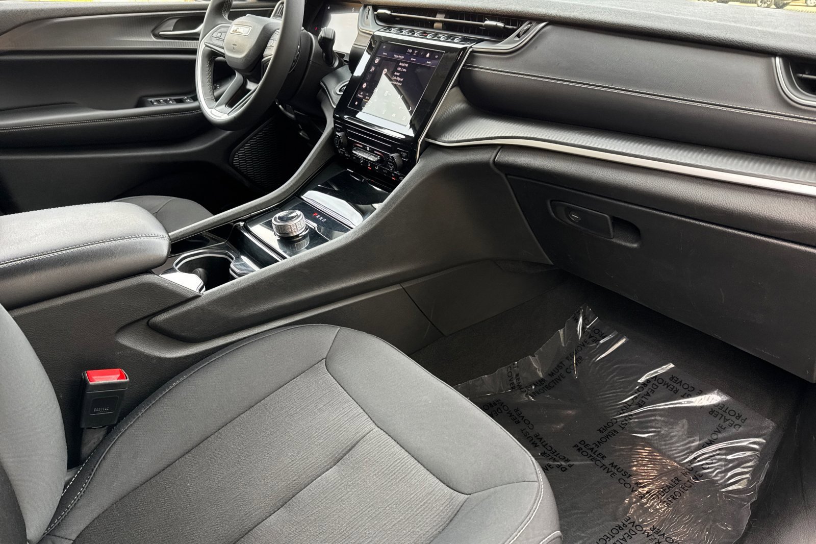 Used 2023 Jeep Grand Cherokee Laredo image 18