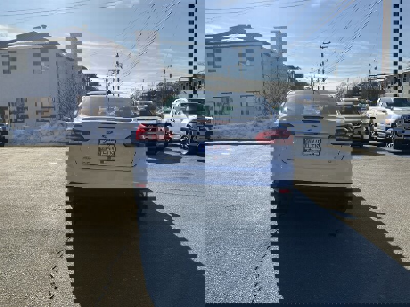 Used 2017 Ford Focus SE w/ Cold Weather Package image 6