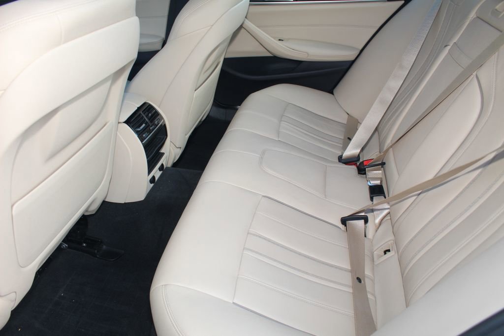 Used 2018 BMW 530i xDrive w/ Premium Package AWD/4WD image 25