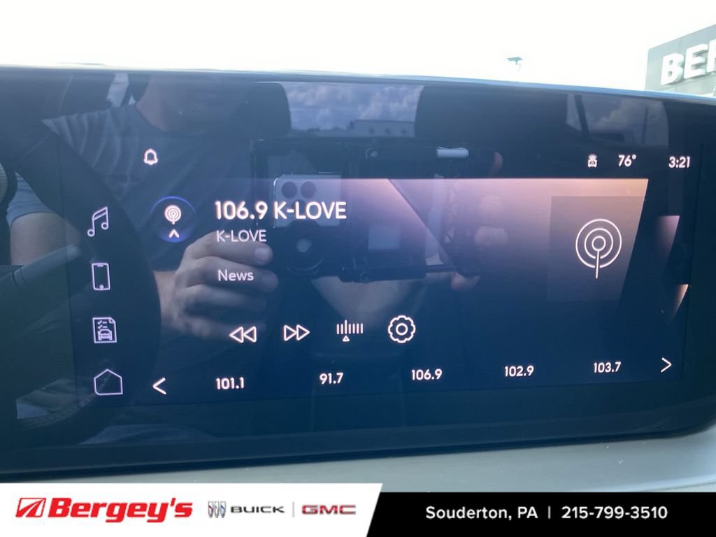 Certified 2024 Buick Encore GX Preferred AWD/4WD image 16