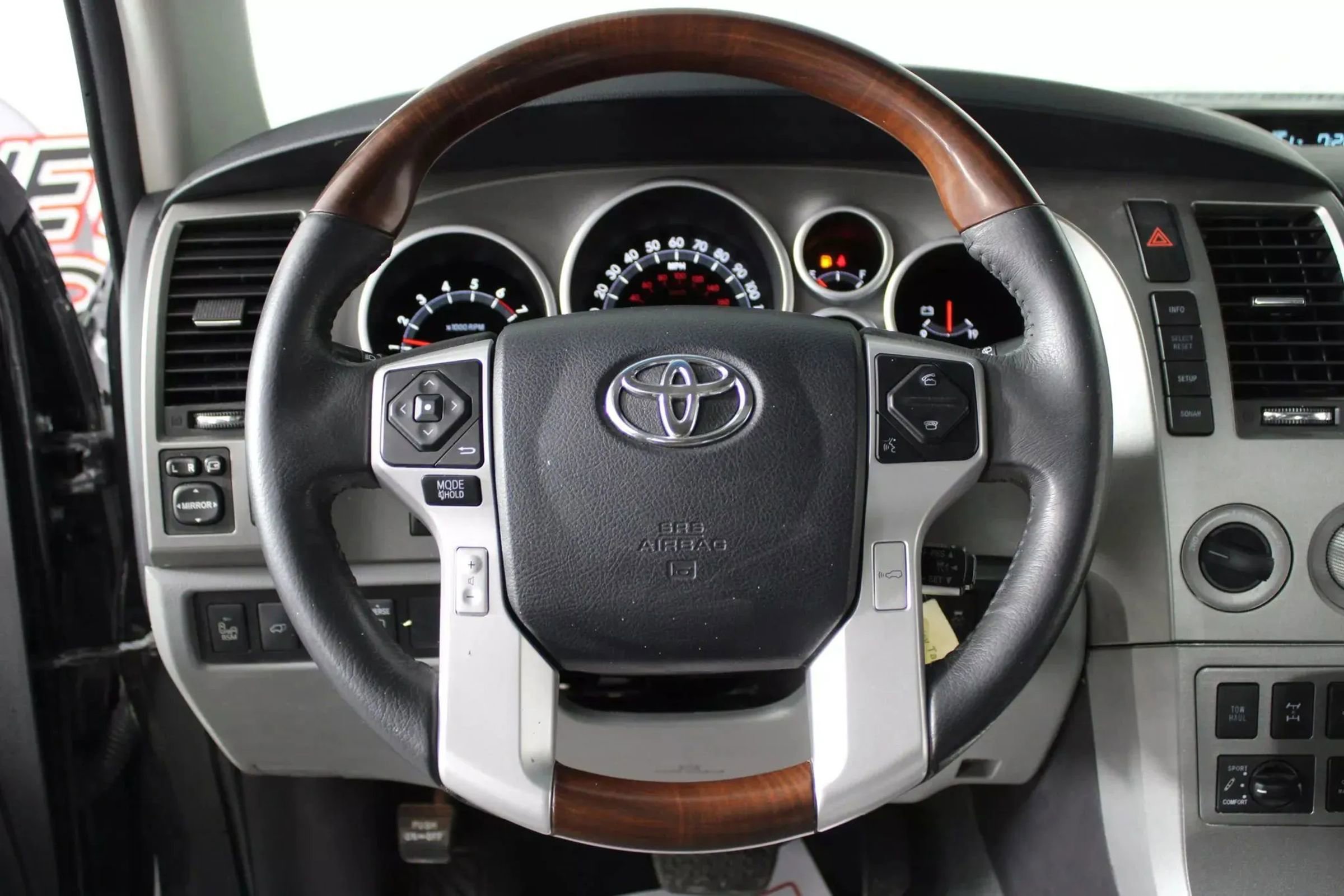 Used 2016 Toyota Sequoia Platinum AWD/4WD image 13