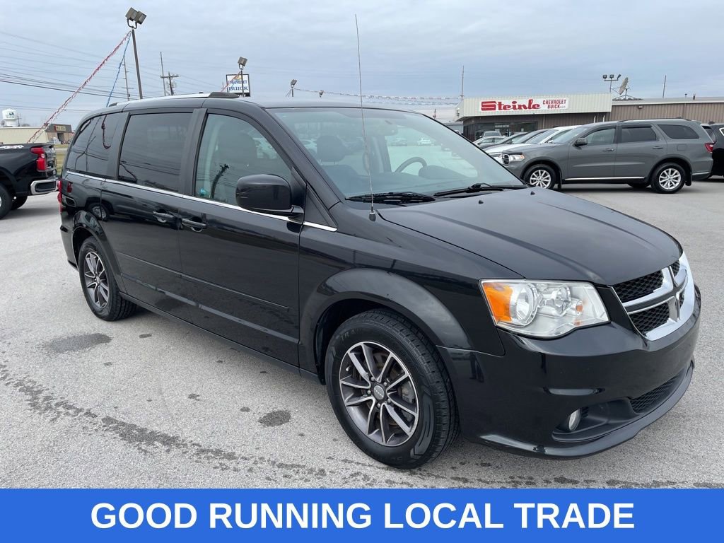 Used 2017 Dodge Grand Caravan SXT image 1