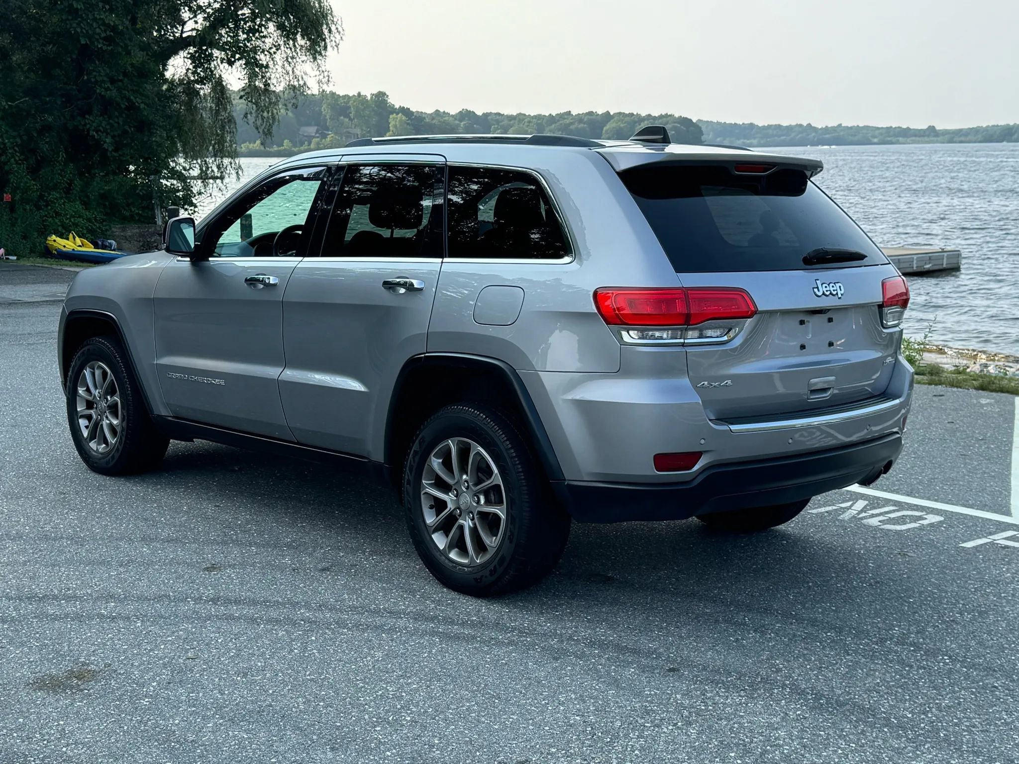 Used 2015 Jeep Grand Cherokee Limited image 4