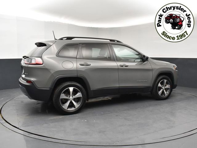 Used 2022 Jeep Cherokee Limited AWD/4WD image 6