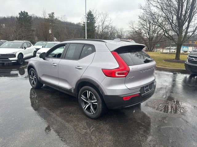 Used 2026 Volvo XC40 B5 Core w/ Climate Package image 3
