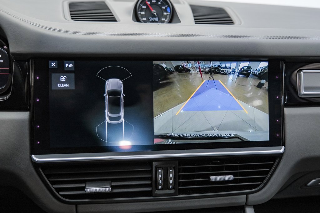 Used 2020 Porsche Cayenne Turbo image 21