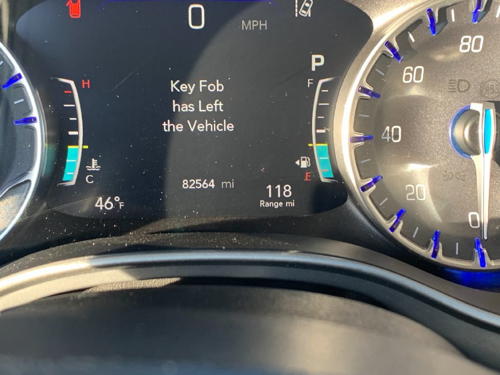 Used 2021 Chrysler Pacifica Touring-L w/ Uconnect Theater Family Group FWD image 30