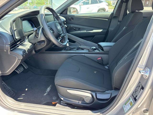 Certified 2025 Hyundai Elantra Sport w/ Cargo Package FWD image 10