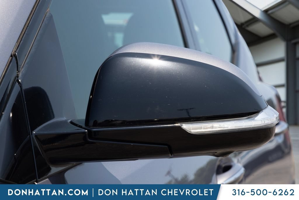 Used 2023 Chevrolet Bolt EUV Premier FWD image 26
