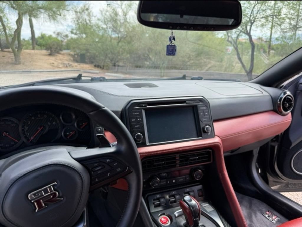 Used 2020 Nissan GT-R Premium w/ Premium Interior Package AWD/4WD image 30