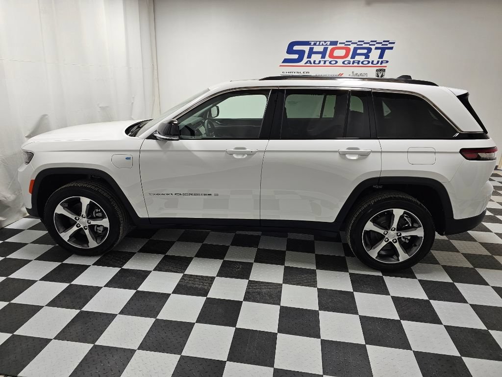 New 2023 Jeep Grand Cherokee 4WD 4xe image 2