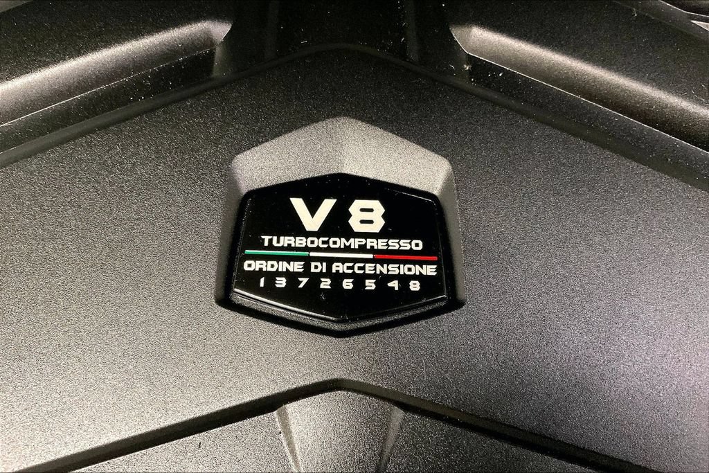 Used 2025 Lamborghini Urus SE AWD/4WD image 16