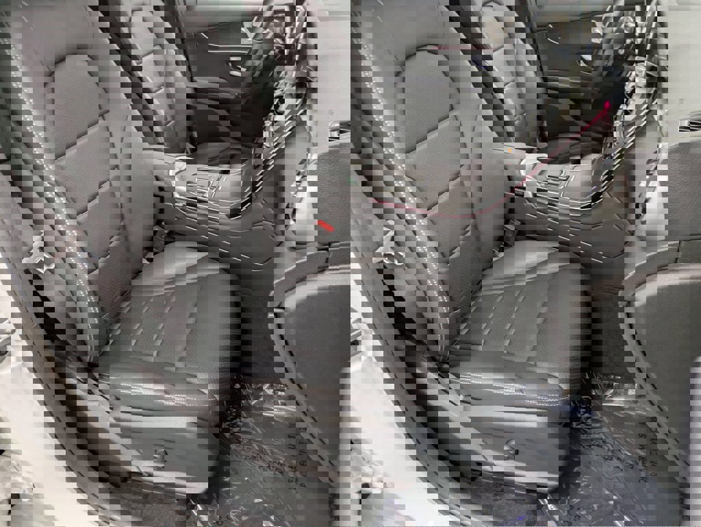 Used 2021 Mercedes-Benz GLC 300 4MATIC image 28