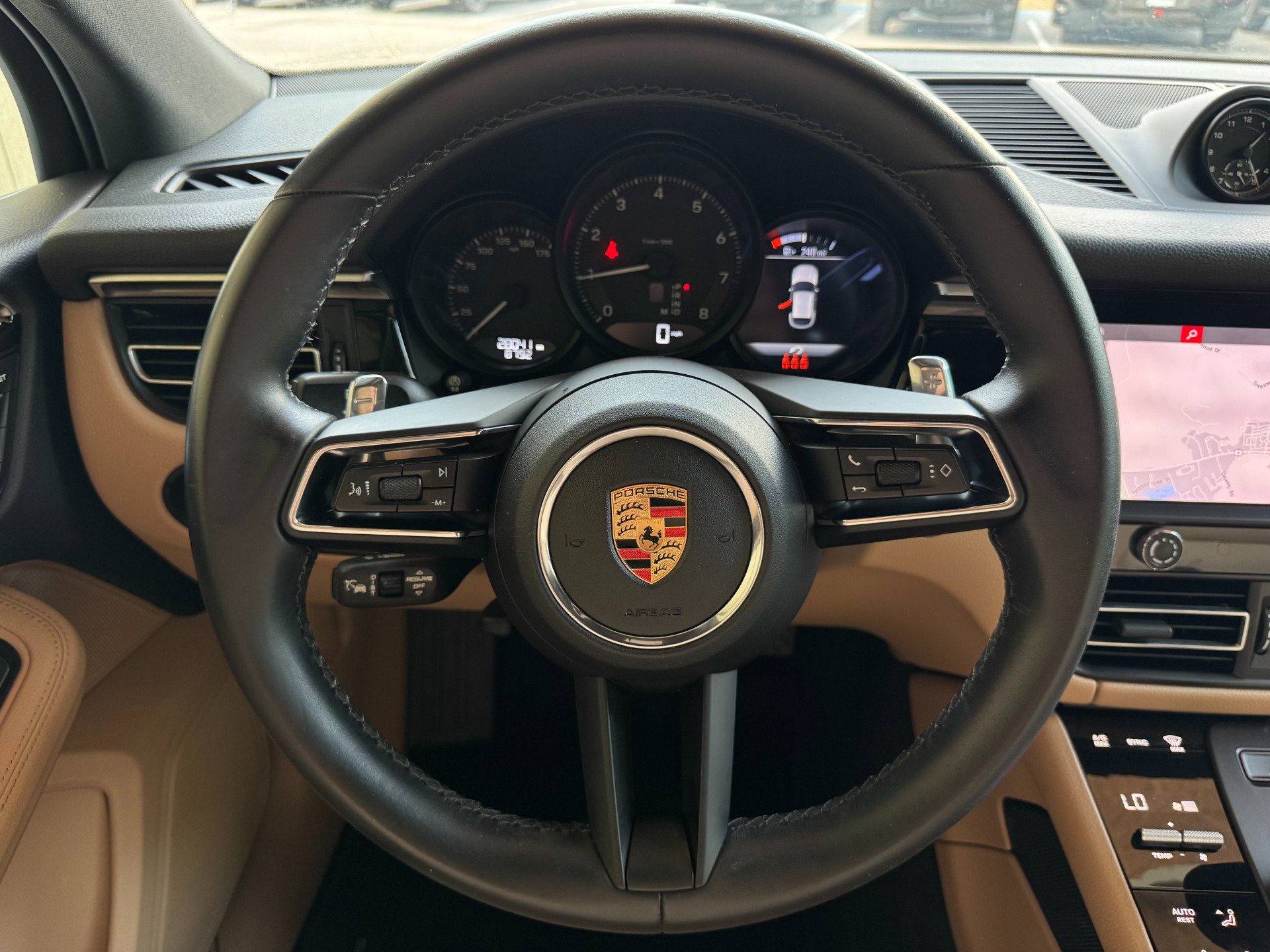 Used 2024 Porsche Macan AWD/4WD image 42