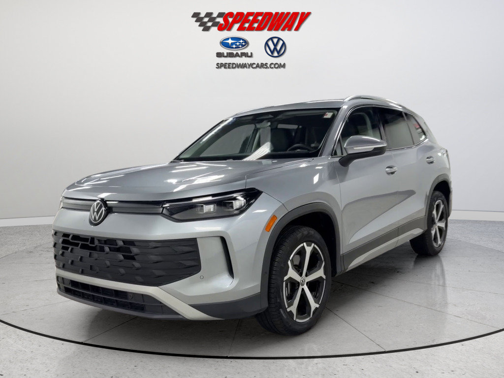 Certified 2025 Volkswagen Tiguan SE AWD/4WD image 12