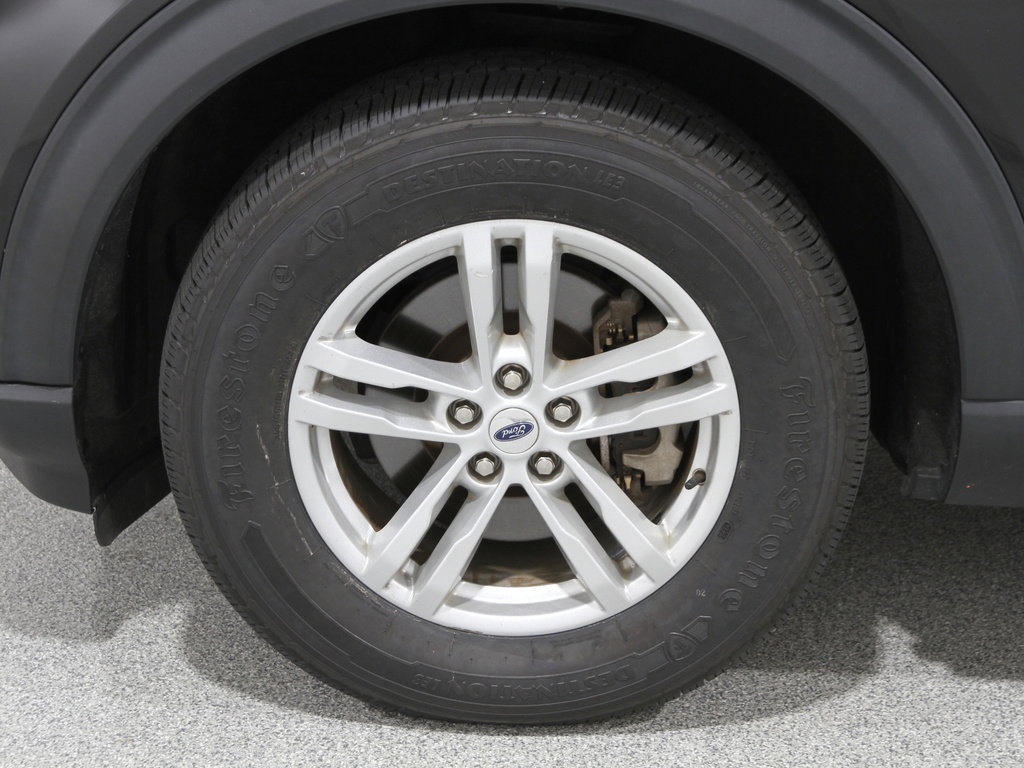 Certified 2022 Ford Explorer XLT w/ Equipment Group 202A image 23